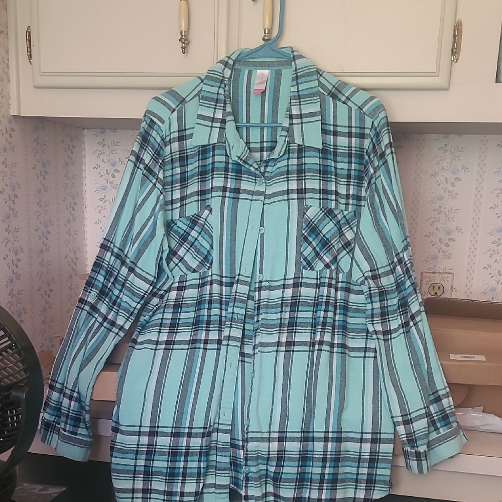 No Boundaries Blue Plaid Button Down Shirt